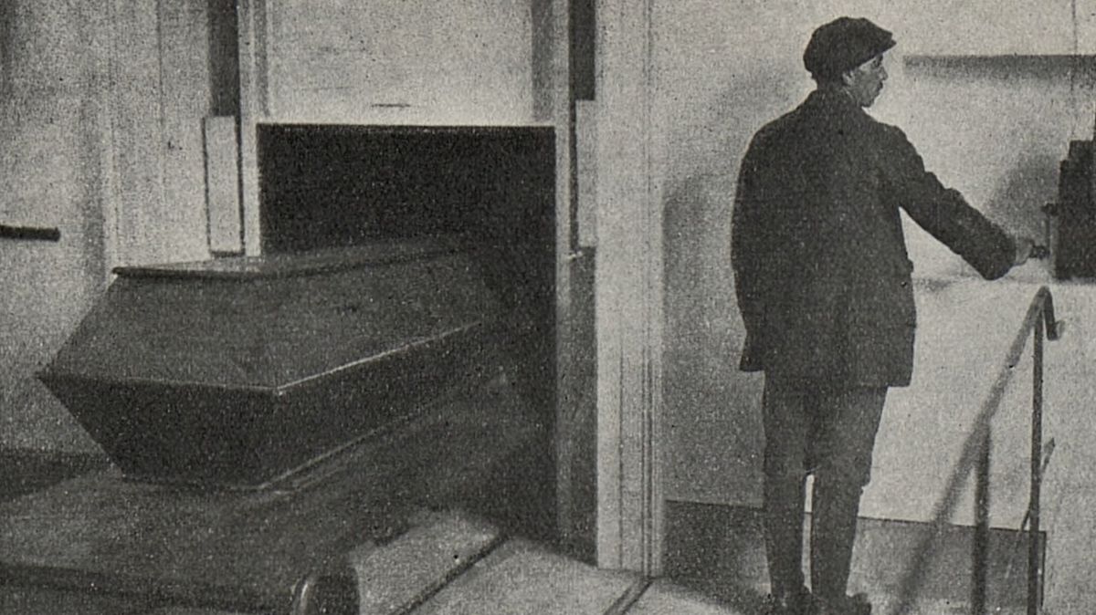 Před sto lety byla v Praze provedena první kremace. Dnes tam zpopelní 90 procent zesnulých