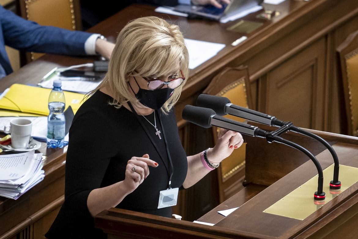 Ministryně financí v demisi Alena Schillerová na úterním jednání Poslanecké sněmovny