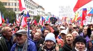 Na Václavském náměstí se opět demonstruje za „Česko na 1. místě“