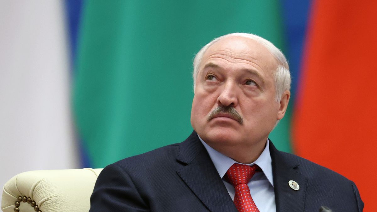 Lukašenko taky vyhlásil mobilizaci. Na polích mu leží brambory