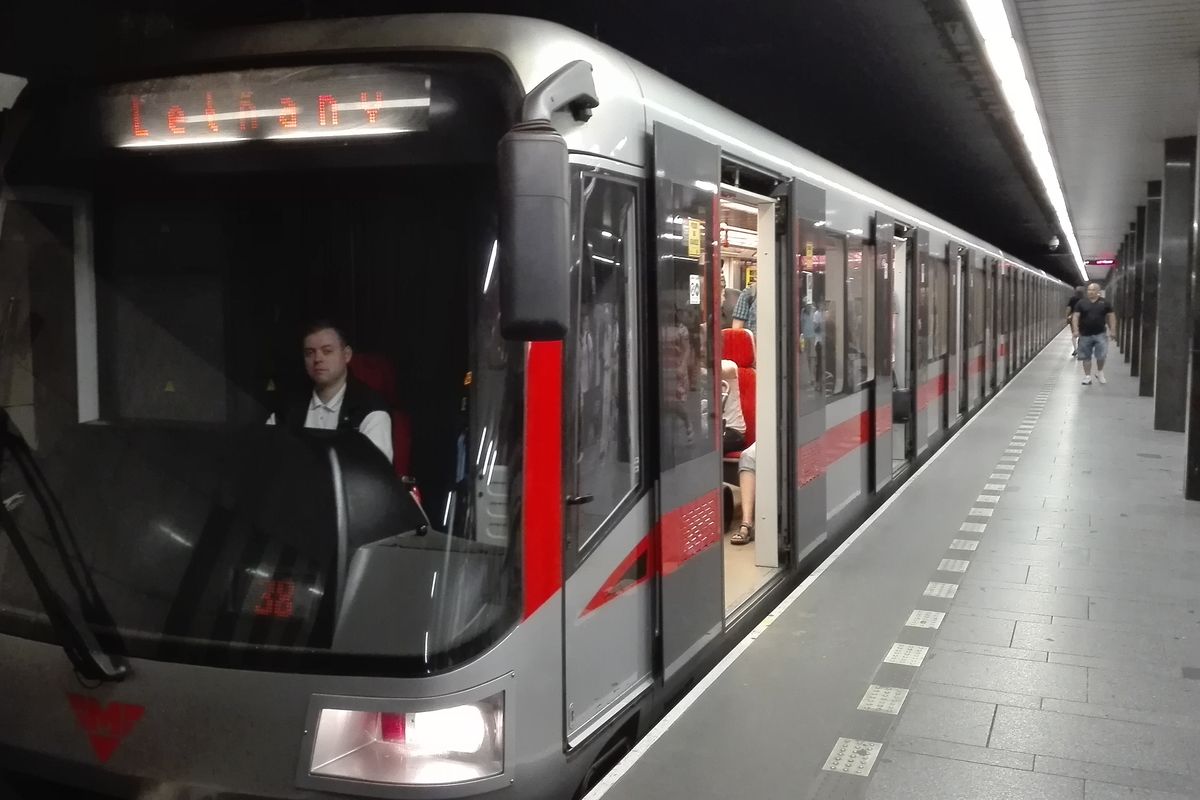 Metro bez řidičů. Pražský dopravní podnik vypsal tendr za 86 miliard