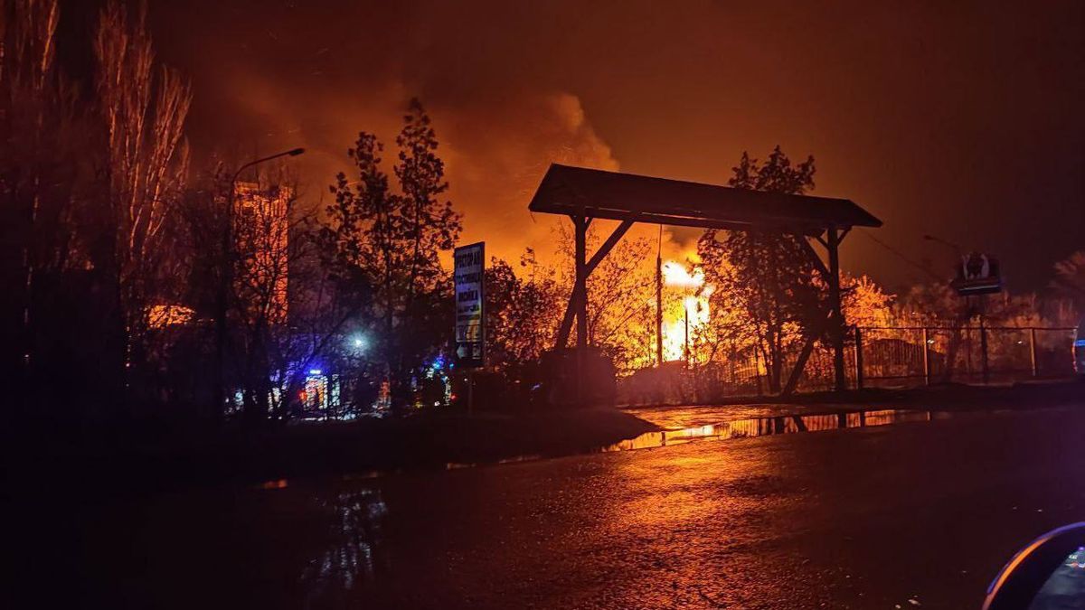 V Melitopolu hoří „doupě“ ruských okupantů