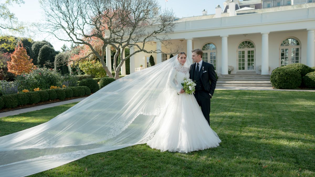 Svatba v Bílém domě: Jaké šaty oblékla nevěsta