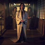 Mariko, hlavní ženská postava. Hraje ji Anna Sawai.