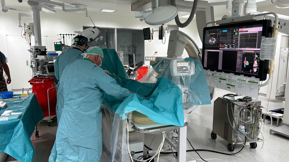 Na nedomykavou chlopeň použili kardiologové z Třince jako první v Evropě unikátní metodu