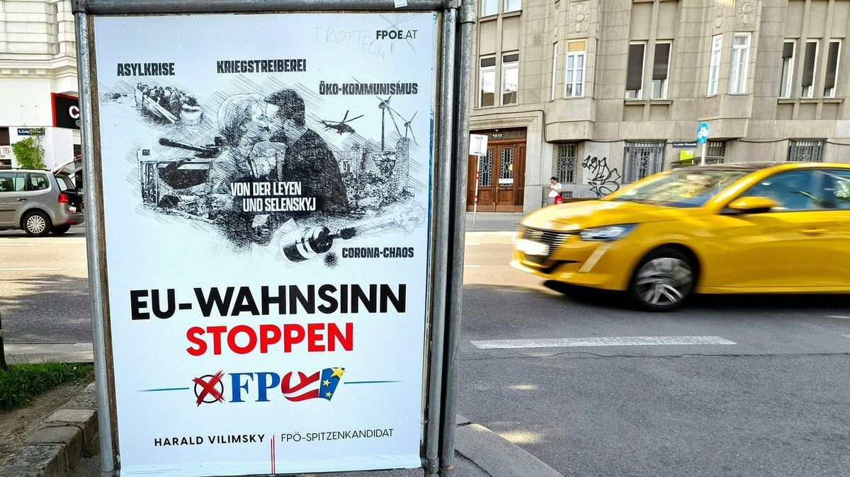 „Manipulativní a nechutné“. Kyjev protestuje proti volebnímu plakátu rakouských Svobodných