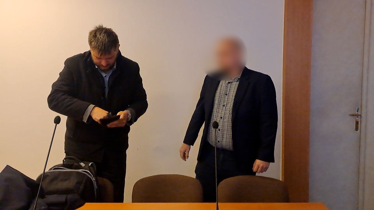 Sáhl mi na prsa a řekl, že jsou dobrý. Svědkyně líčila chování skautského vedoucího