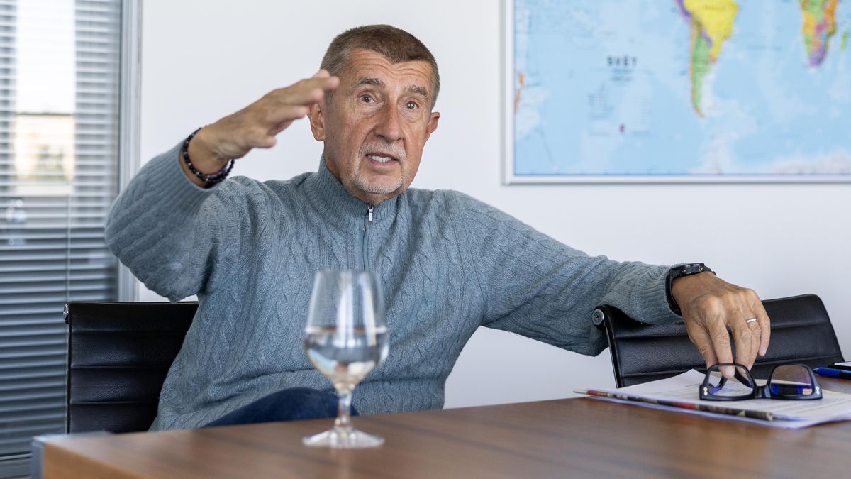 Volby by vyhrálo ANO, do Sněmovny by se dostali i Motoristé