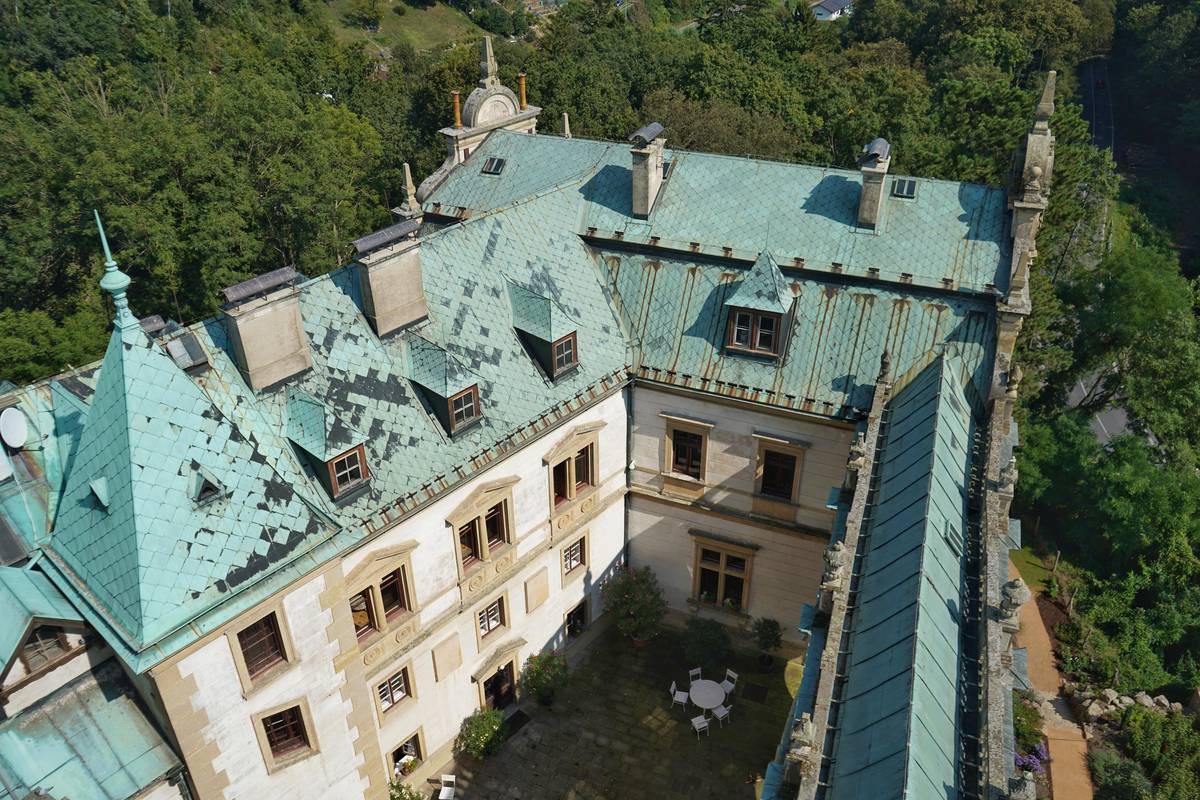 Zámek si mohou návštěvníci prohlédnout i z věže.