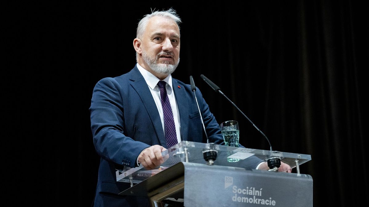 „Jsme připraveni eskalovat situaci bez ohledu na volby.“ Odbory tlačí na vládu, ať zvedne platy