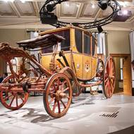 Expozice Vítejte v českých dějinách nabízí návštěvníkům průřez různými etapami české historie. Mimo jiné je zde kapitola zabývající se dobou od renesance po baroko, kde je k vidění takovýto kočár.