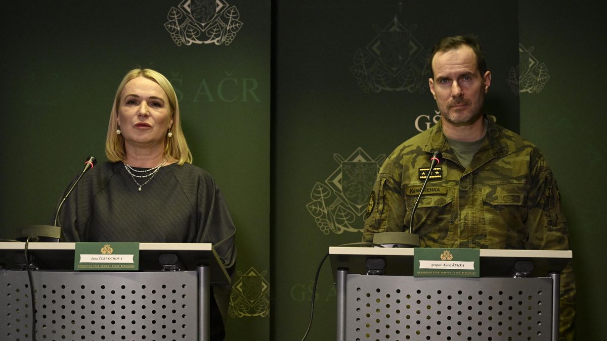 Dokažte, že Řehka lže, úkolovali na obraně inspektory. Nebylo to protizákonné, zní závěry šetření