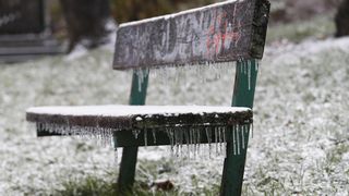 Bude to klouzat, největší mrazy budou v pátek. V sobotu přijde ledovka