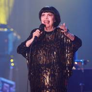 Šansoniérka prorazila nejenom ve Francii, ale po celém světě i díky svému manažerovi Johnnymu Starkovi.