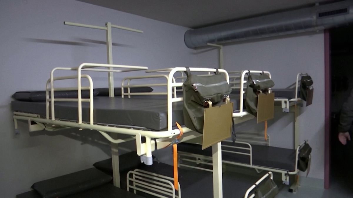 Švýcarsko plánuje obnovení důmyslně maskovaných krytů ze studené války
