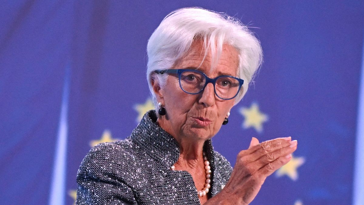 Šéfka ECB Lagardeová má o polovinu vyšší plat, než jaký banka zveřejnila