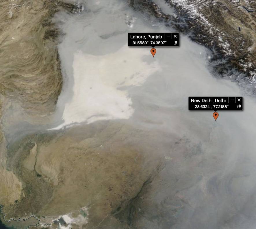 Snímek, který americký Národní úřad pro letectví a vesmír (NASA) pořídil 10.11. Pákistánskou provincii Paňdžáb přikryla nepropustná smogová clona.