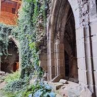 Rajský dvůr je jedním z malebných zákoutí kláštera.