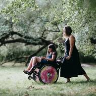 Jindra Landová sdílí své zkušenosti na blogu Obyčejná máma. 