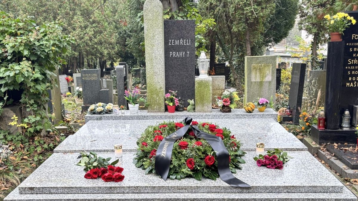 Praha 7 pohřbila opuštěné lidi i nalezené urny, jednu s popelem pacientky měl doma lékař