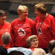 V české metropoli má Mathieu věrné fanynky.