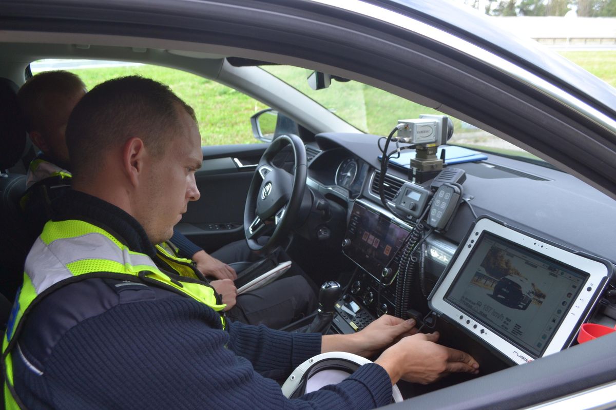 Řidič profičel okolo policistů a ti jej záhy zastavili. Já jsem neřídil, vyrukoval u soudu a ten se ho zastal 