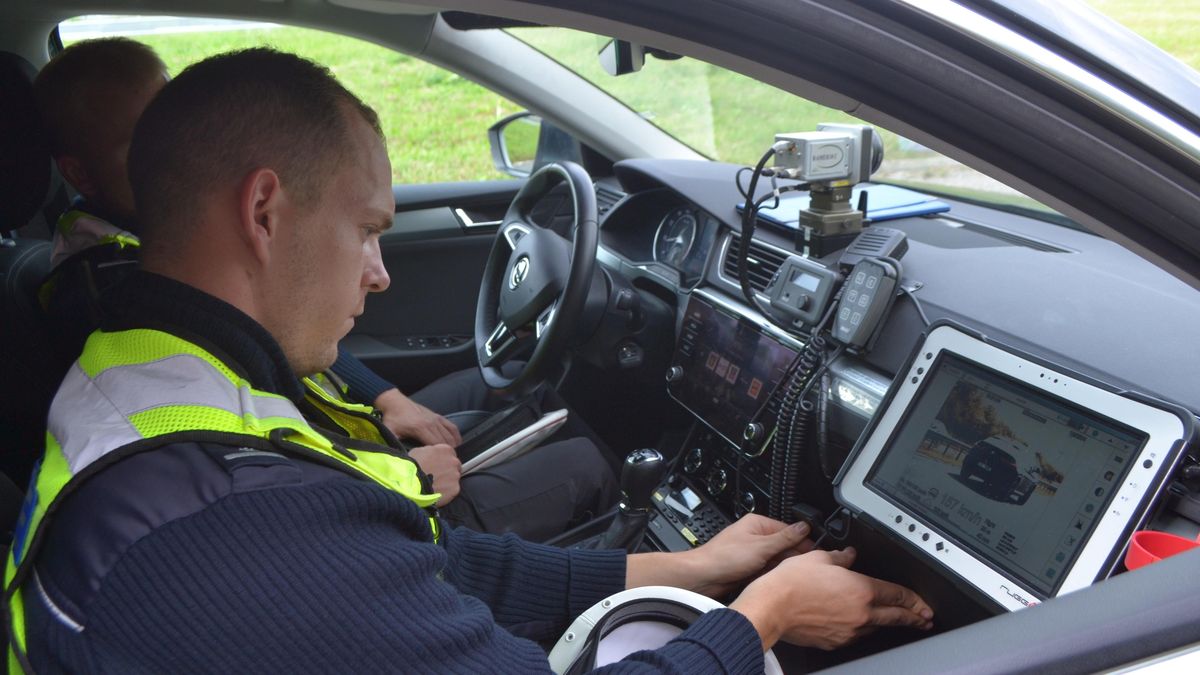 Řidič profičel okolo policistů a ti jej záhy zastavili. Já jsem neřídil, vyrukoval u soudu a ten se ho zastal