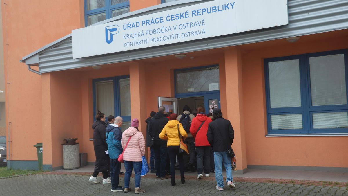 Podmínky digitálních rekvalifikací se změní. V plánu jsou i mikrokurzy
