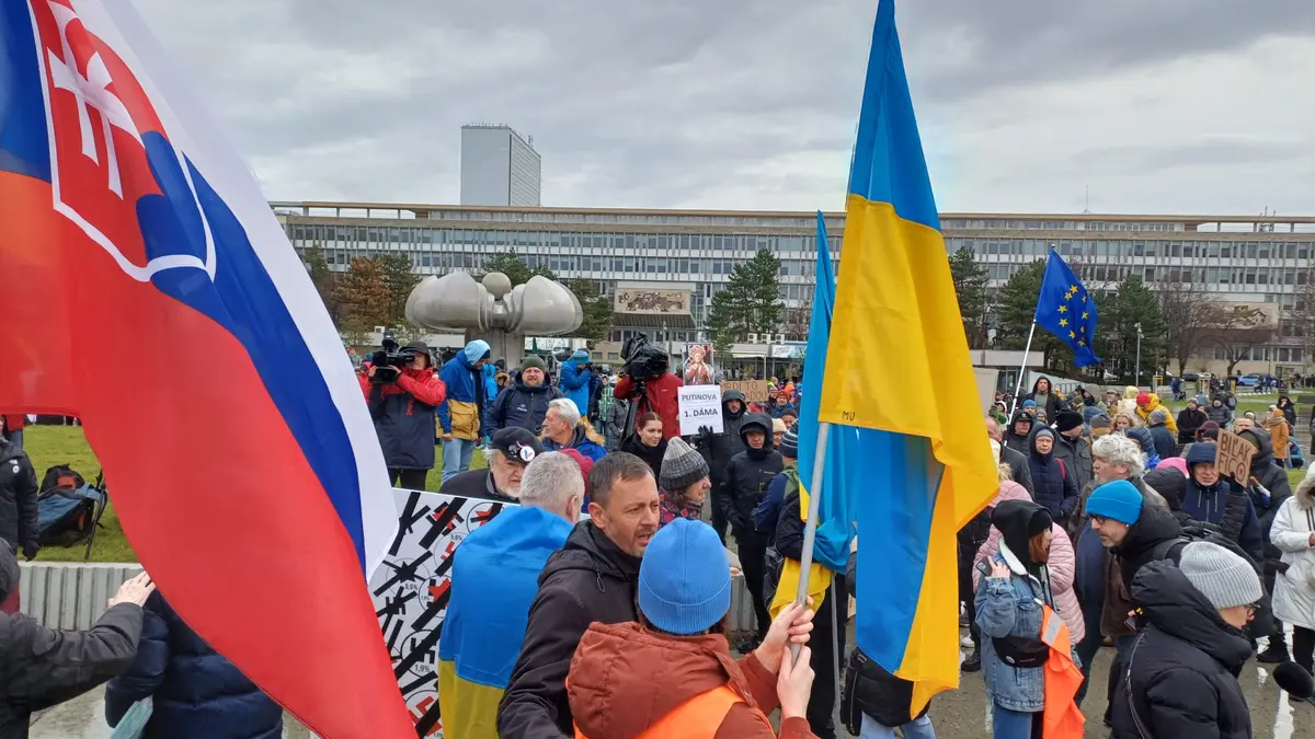 Ukrajinci na Slovensku odvedou za rok víc, než kolik jim dal na pomoc stát za celou válku