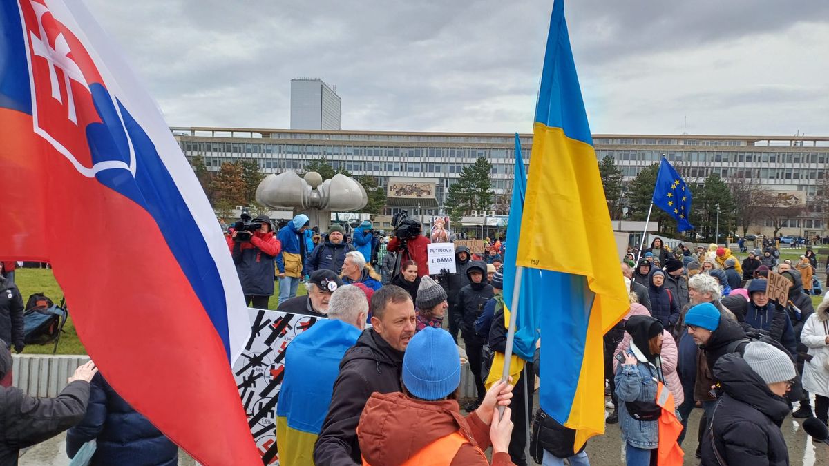 Ukrajinci na Slovensku odvedou za rok víc, než kolik jim dal na pomoc stát za celou válku
