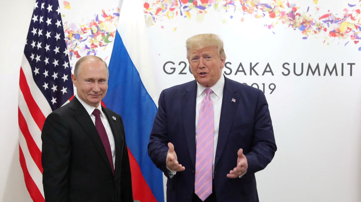 Trump si v pondělí znovu zavolá s Putinem. Chci zastavit krveprolití, hlásá