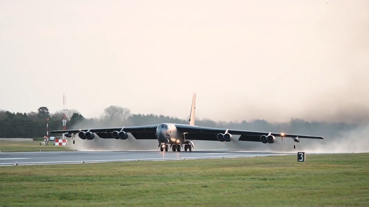 Do Evropy dorazily americké bombardéry B-52