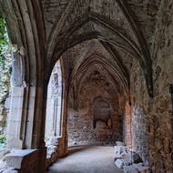 Chodby kláštera mají magickou atmosféru.