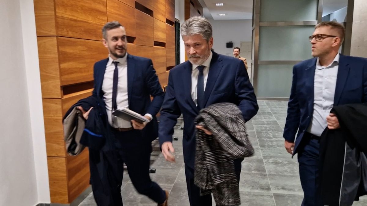 Pražský exekutor Podkonický dostal pokutu 200 tisíc korun kvůli korunovým platbám