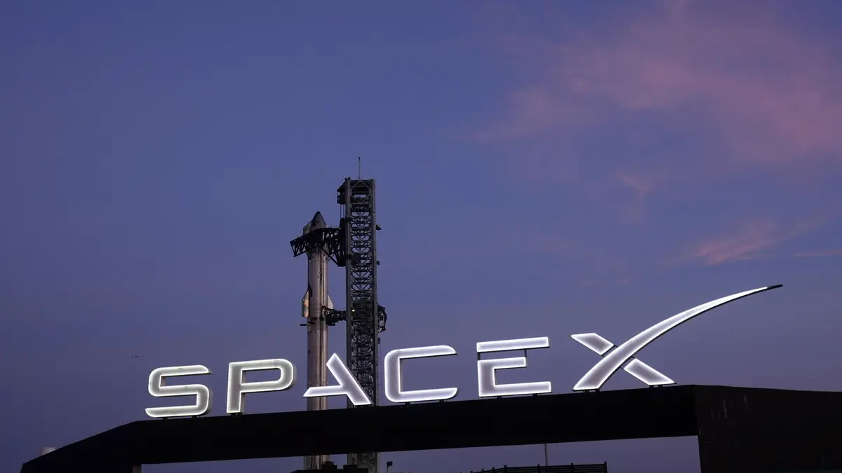 Muskova SpaceX rozštěpí akcie, snížit tak cenu před vstupem na burzu