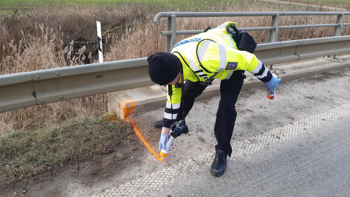 Tragická nehoda na Zlínsku. Senior nepřežil čelní střet s náklaďákem
