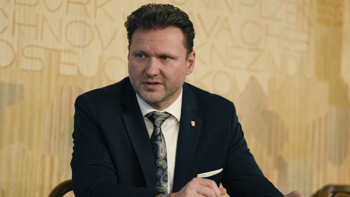 Pokud budeme vládnout, dezinformace necháme žít, říkají ANO i SPD