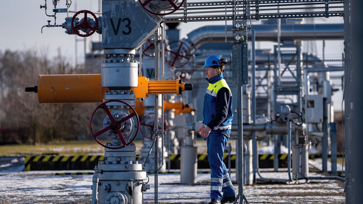 Přebytek zahraničního obchodu v lednu meziročně vzrostl