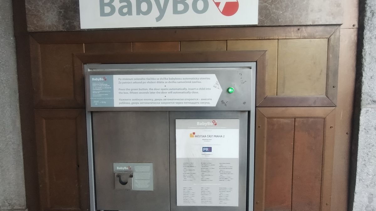 Do babyboxu v Jihlavě někdo odložil romského chlapečka