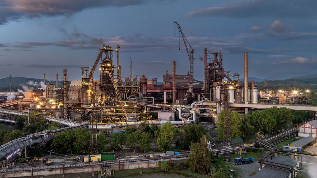 Třinecké železárny brzdí plány, stavba elektrické obloukové pece bude mít minimálně dva roky zpoždění