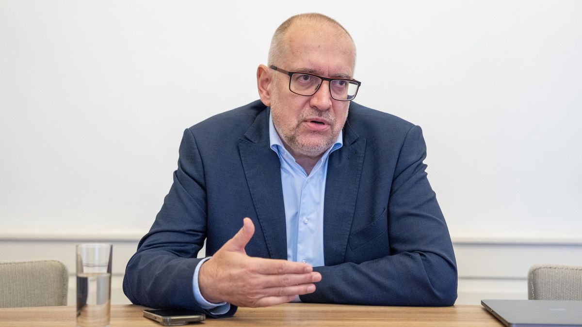 Bek přezkoumá maturitní test z matematiky. Podle studentů byl moc těžký