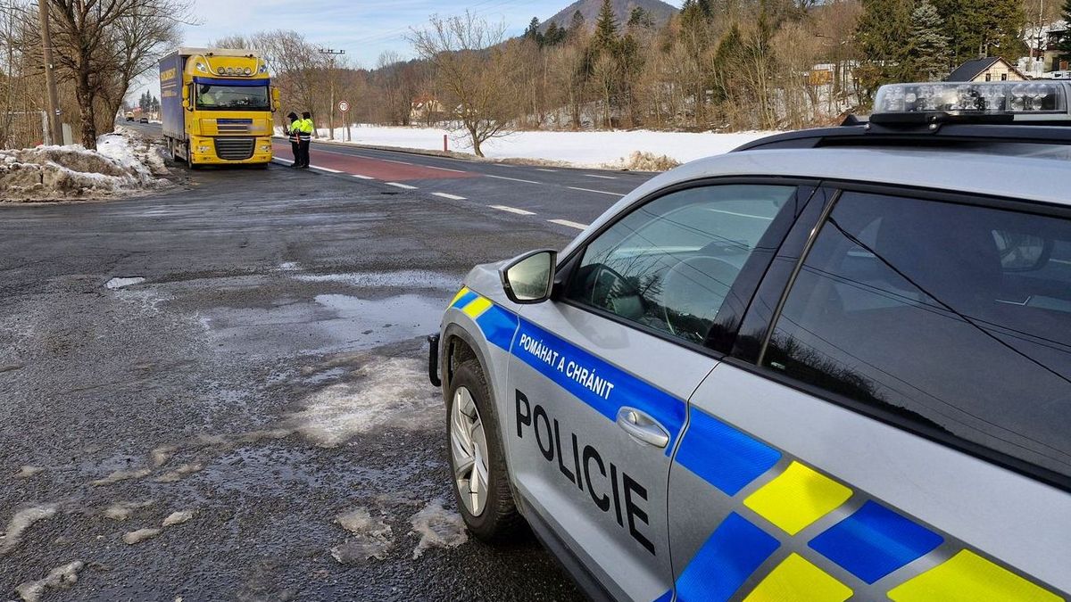 Řidiči kamionů jsou nepolepšitelní, zákaz jízdy v Beskydech jich stovky neřeší