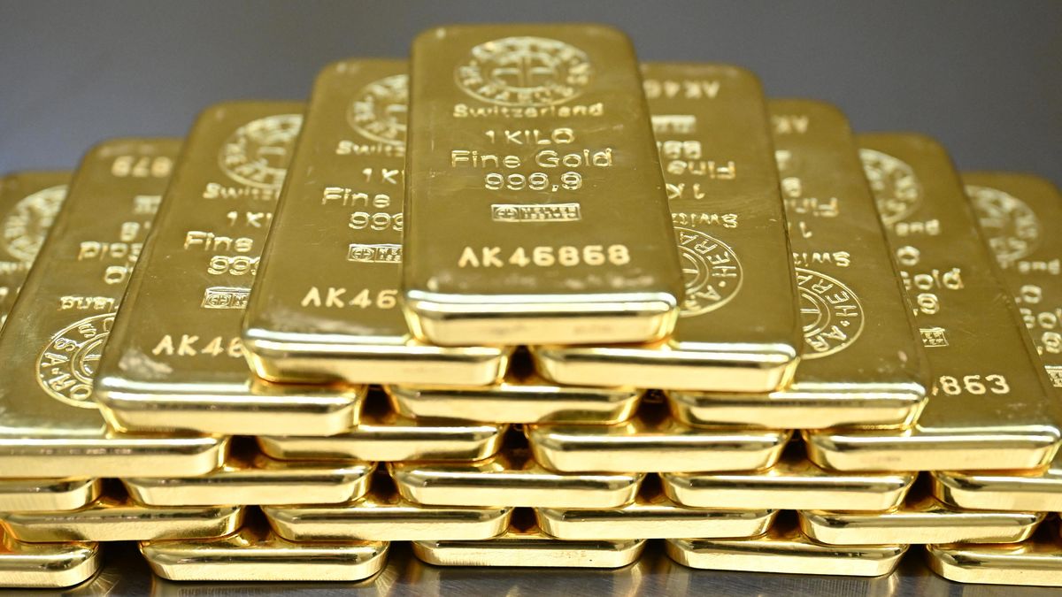 Na podvodné investice do zlata si muž ze Zlínska napůjčoval přes dva a půl milionu