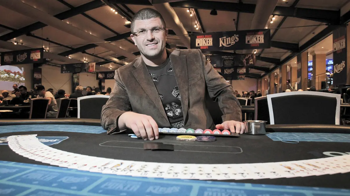 Za kolaps miliardáře Tsoukernika padla dvě obvinění