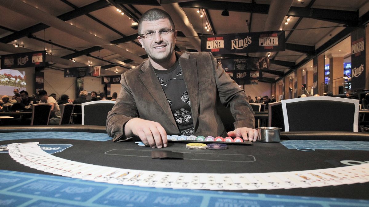 Za kolaps miliardáře Tsoukernika padla dvě obvinění