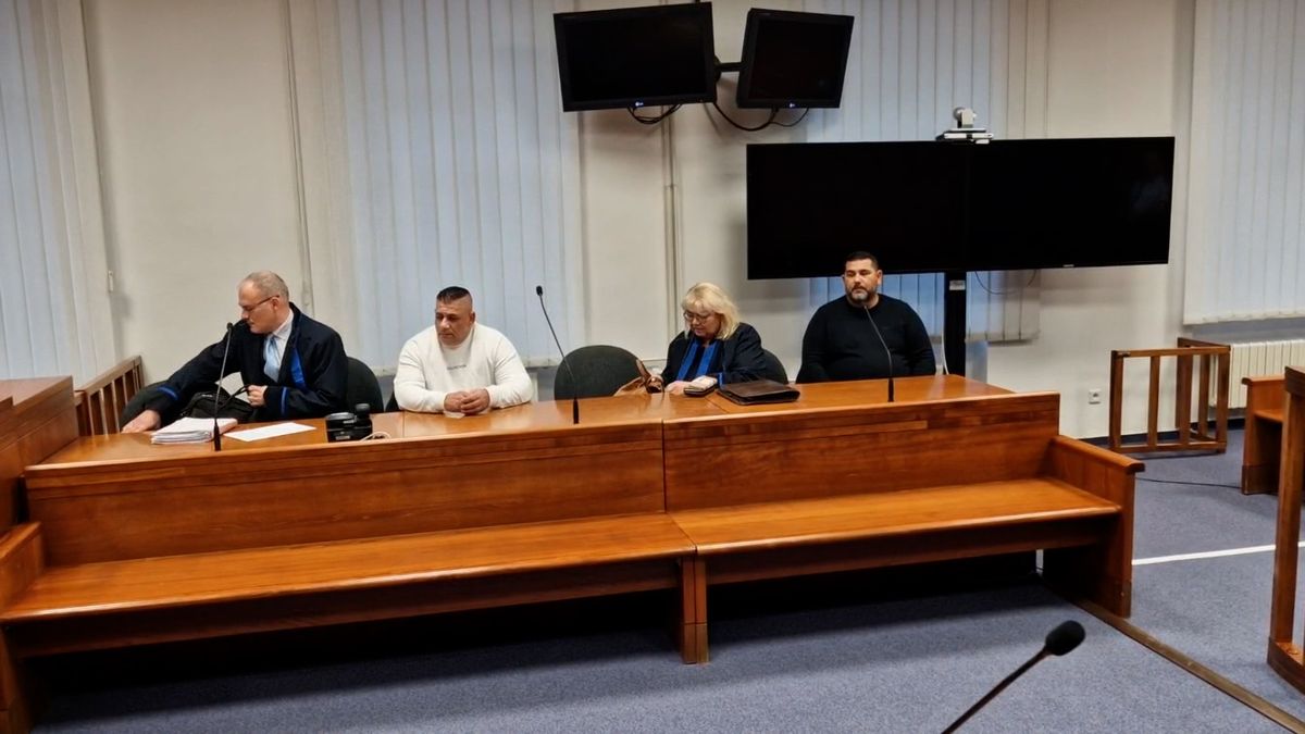 Pomstychtivé agresory, kteří napadli dva muže a ženu dřevěnými holemi, poslal soud definitivně do vězení