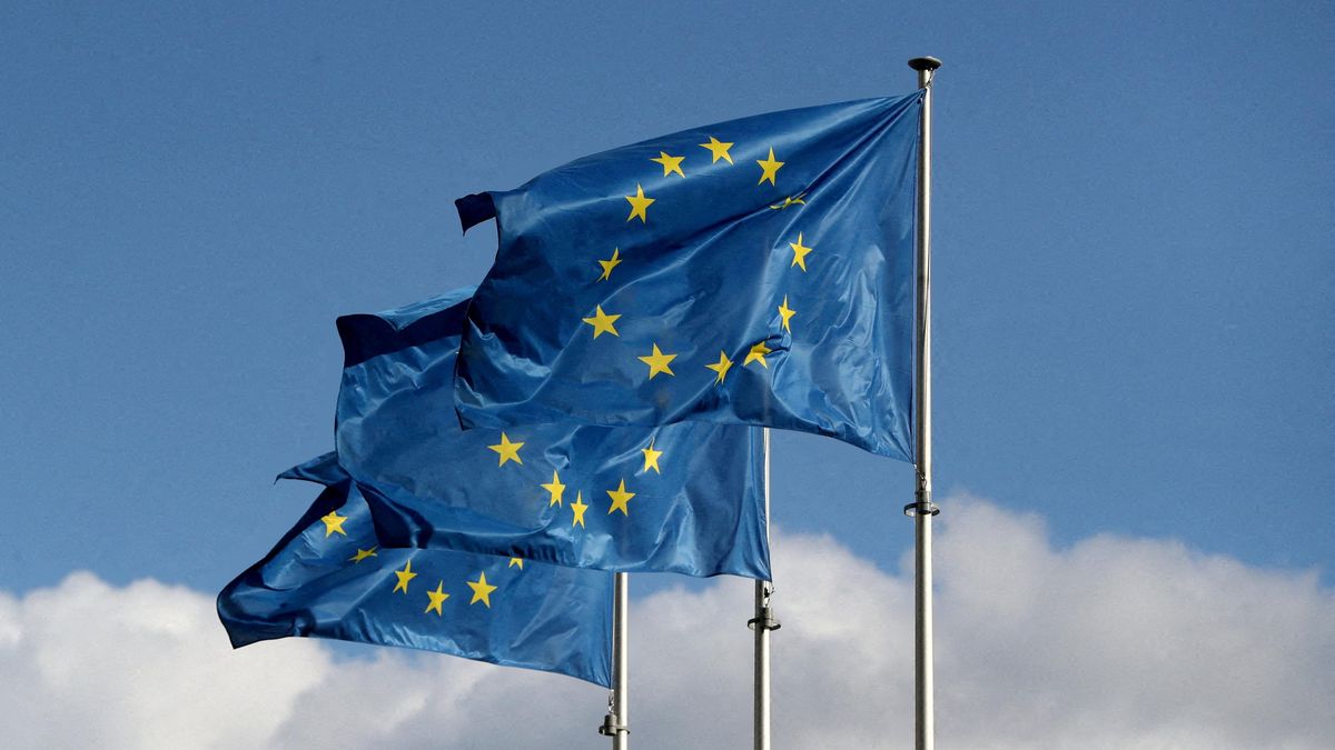 Ukrajina dostala od EU 25 miliard z půjčky kryté výnosy ze zmrazeného ruského majetku