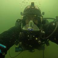 Při potápění je čas i na selfie.