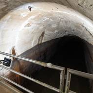 Výtokový kanál je dlouhý 3,6 kilometru a ústí u vyrovnávací nádrže Lipno 2 u Vyššího Brodu.