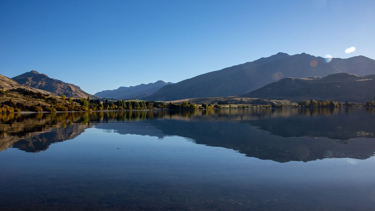 Nejprůzračnější jezero světa je v ohrožení. Zkázu mu může přivodit rostoucí popularita